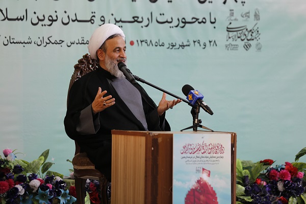 مسجد مقدس جمکران، گردهمایی فعالین مردمی در عرصۀ اربعین (قسمت دوم) | سعی کنید «کاروانی» به زیارت اربعین بروید، زیبایی، فایده و ثوابش خیلی بیشتر است؛ «تکی رفتن، زیاد خوب نیست!»